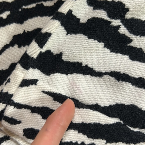 Ann Taylor LOFT Zebra print button front cardigan size Medium - Picture 12 of 12